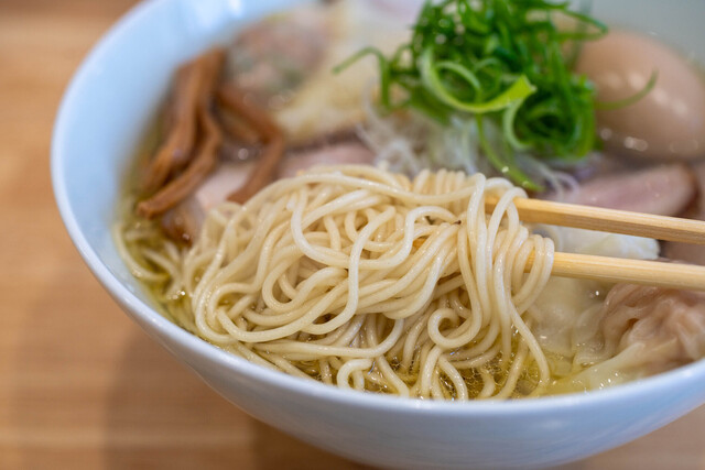 hoshinochuukasoba: Shio-Ramen in klarer Hühnerbrühe — 3
