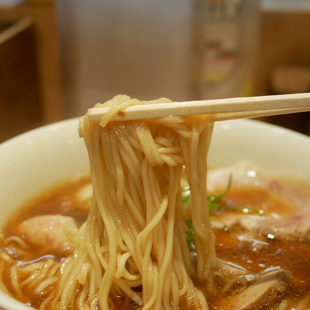 Nakamura Menzaburo Shoten: klarer Shoyu-Ramen, hausgemachte Nudeln — 3