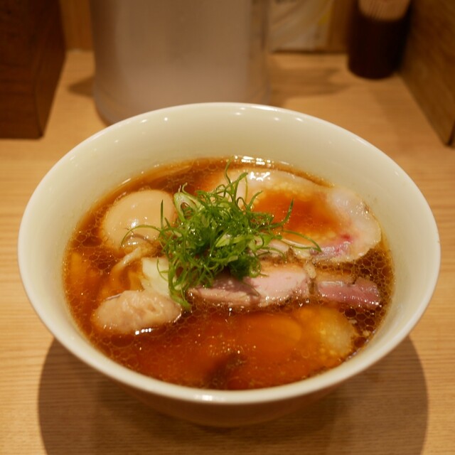 Nakamura Menzaburo Shoten: klarer Shoyu-Ramen, hausgemachte Nudeln — 2
