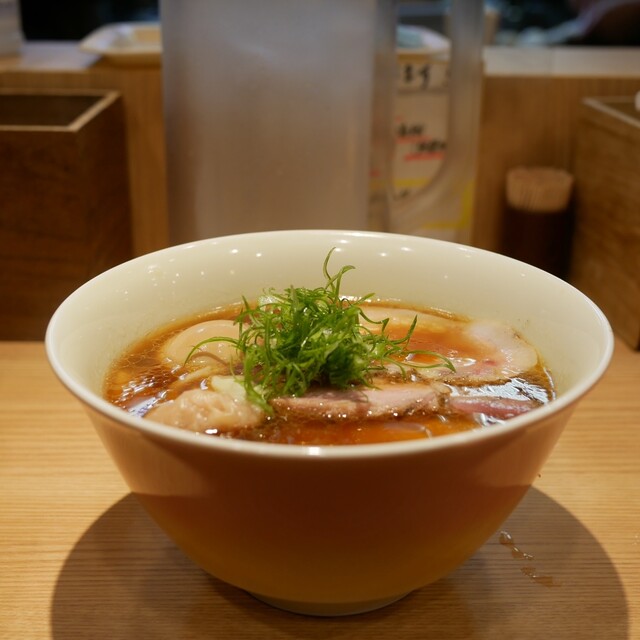 Nakamura Menzaburo Shoten: klarer Shoyu-Ramen, hausgemachte Nudeln — 5
