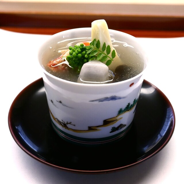 Tsuzura: saisonale japanische Menüs im Sukiya-Haus — 5