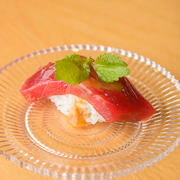 Komatsu Yasuke: Sushi-Omakase am Tresen, nur mittags — 1