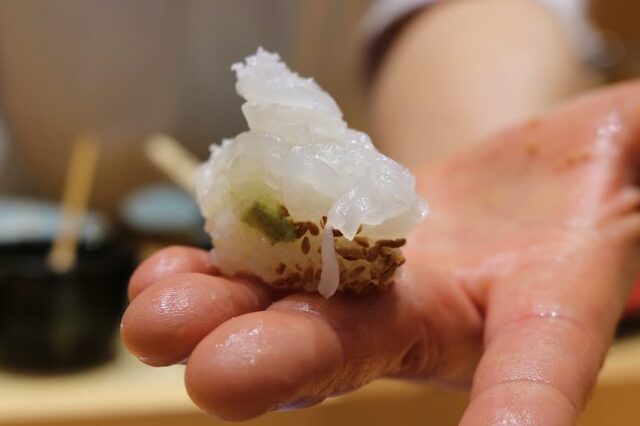 Komatsu Yasuke: Sushi-Omakase am Tresen, nur mittags — 2