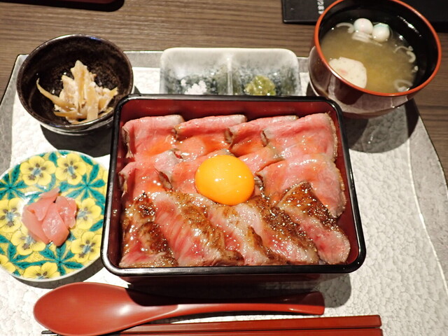 Ushijuu Teraoka: Noto-Wagyu in der Reisbox — 1