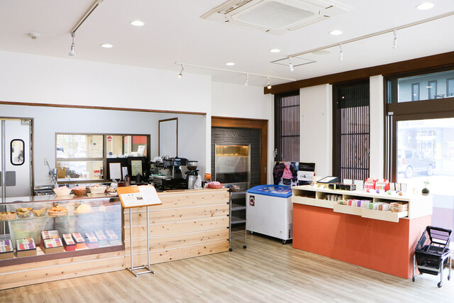 Tsuchiya: frisch gefüllte Windbeutel aus einer Ryokan-Konditorei — 3