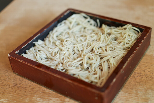 Yamasato no Soba Marutomi: Juwari-Soba im Waldhaus — 4