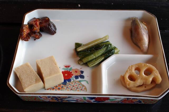 Irori Yaki Ooyanagi: Bergforelle und Mochi selbst gegrillt — 3