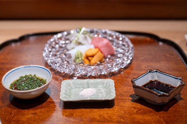 Kamisuwa Ashizawa: saisonales Kaiseki am Tresen mit acht Plätzen — 5