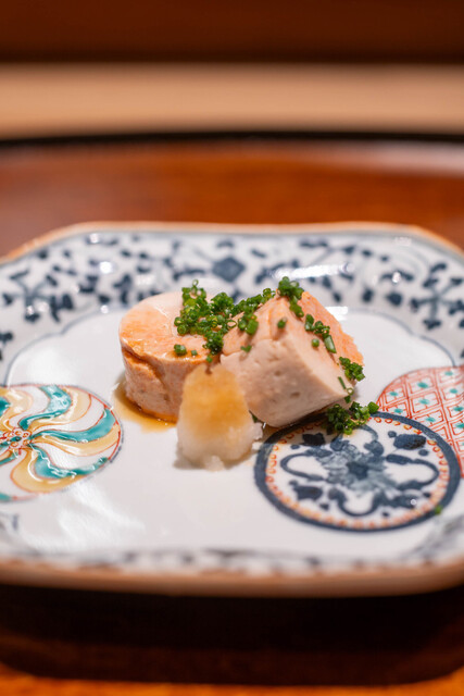 Kamisuwa Ashizawa: saisonales Kaiseki am Tresen mit acht Plätzen — 3