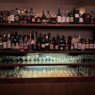 BAR YUMOTO: saisonale Fruchtcocktails mit Flussblick — 3