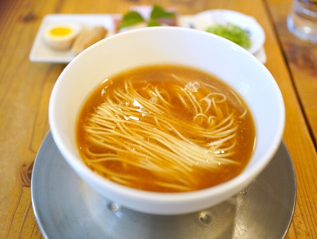 Raa Men Men Soushin: Morgen-Ramen ohne Zusatzstoffe am Tresen — 3