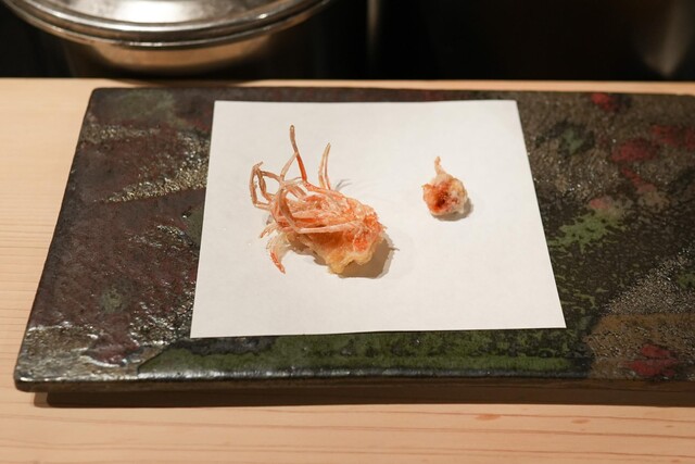 Yoshitomo: Tempura-Omakase mit Gemüse an der Theke — 5
