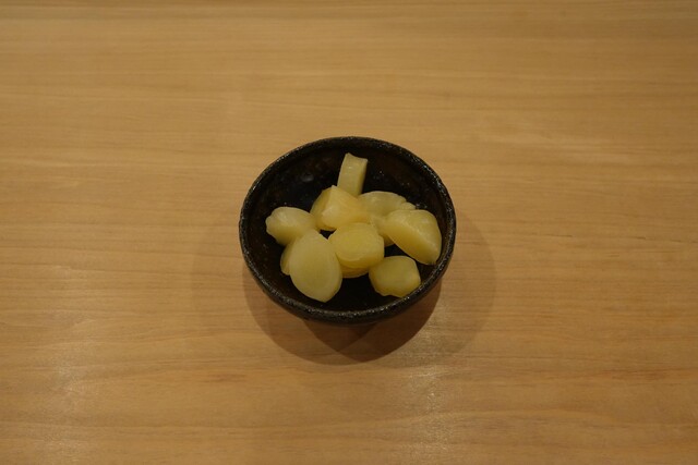 Sushi Dokoro Mutsuki: Edomae-Omakase aus heimischem Fang — 4