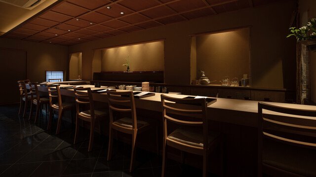 Hijikata: Kaiseki-Omakase am Tresen mit acht Plätzen — 4