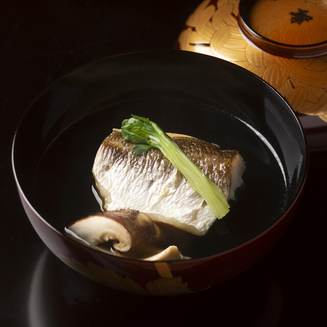 Hijikata: Kaiseki-Omakase am Tresen mit acht Plätzen — 1