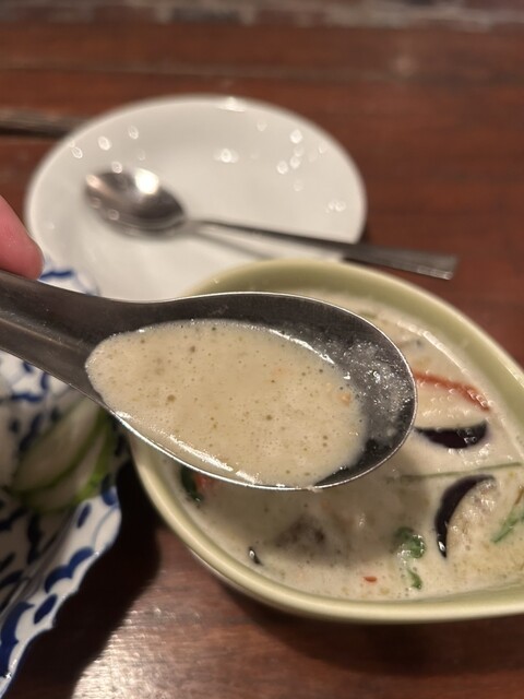 WARUNG PHUAN: Thai-Currys und Nudeln mit echter Schärfe — 3