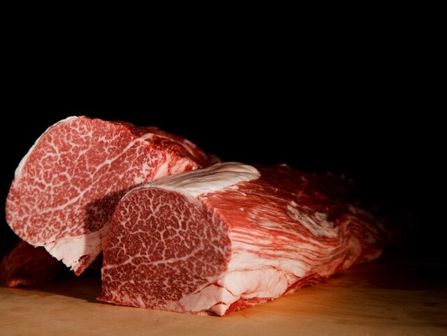 TANAKA YAKINIKU RESTAURANTE: Wagyu-Yakiniku in Privaträumen — 1