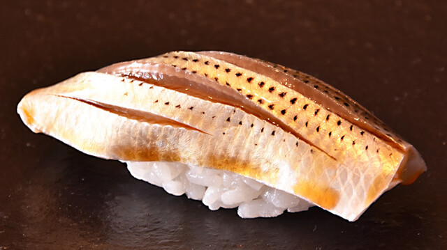 Amaki: Sushi-Omakase mit rund 30 Gängen am Tresen — 4