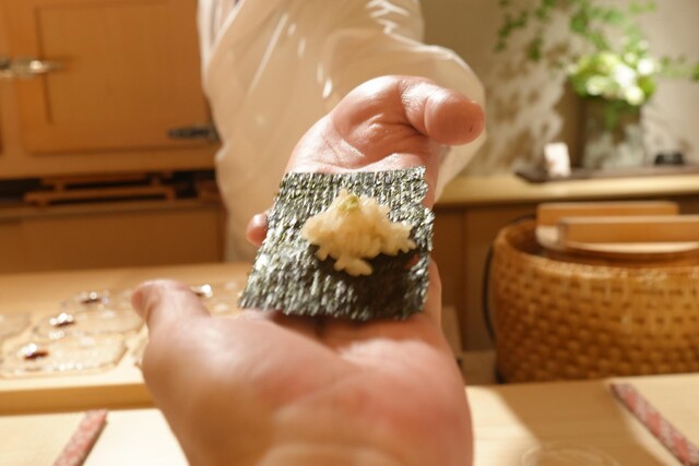 Sushi Michi Sakurada: Sushi-Omakase an zehn Thekenplätzen — 2