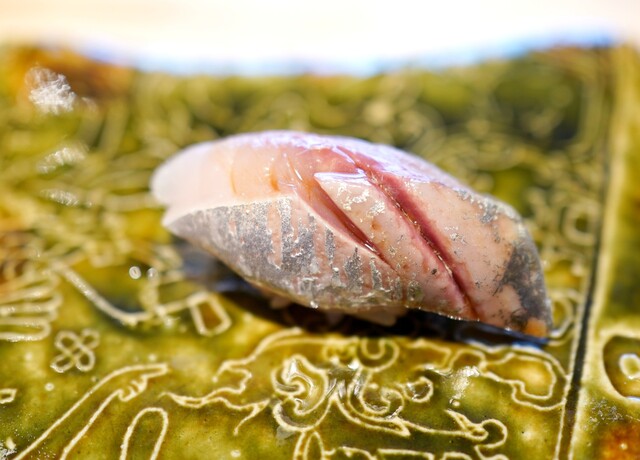 Sushi Shunbi Nishikawa: Omakase-Sushi mit Blick auf die Burg — 3