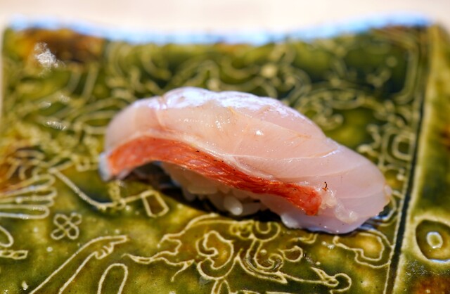 Sushi Shunbi Nishikawa: Omakase-Sushi mit Blick auf die Burg — 2