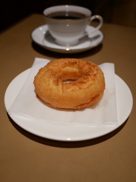 Rokuyosha Chika ten: Classic Kissaten Coffee and Donuts — 1