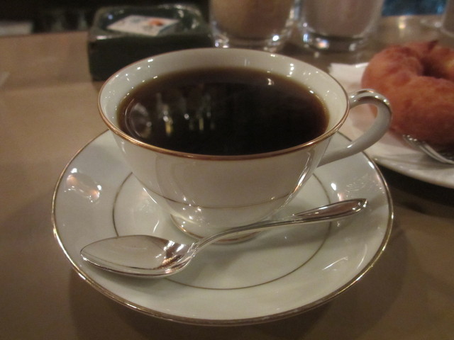 Rokuyosha Chika ten: Classic Kissaten Coffee and Donuts — 5