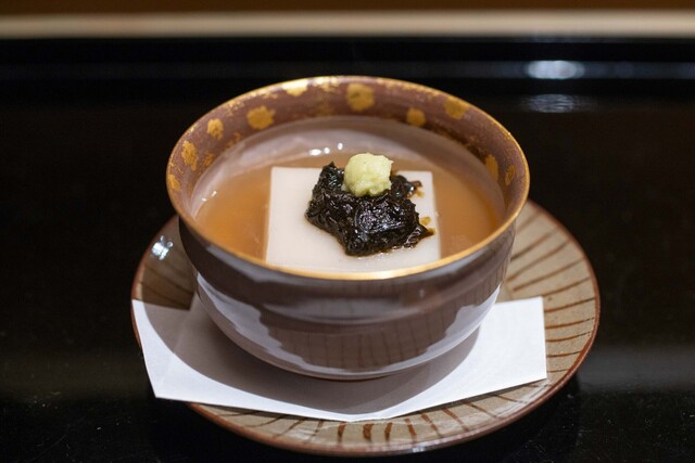 Hassun: raffiniertes Kappo-Kaiseki am Tresen — 2