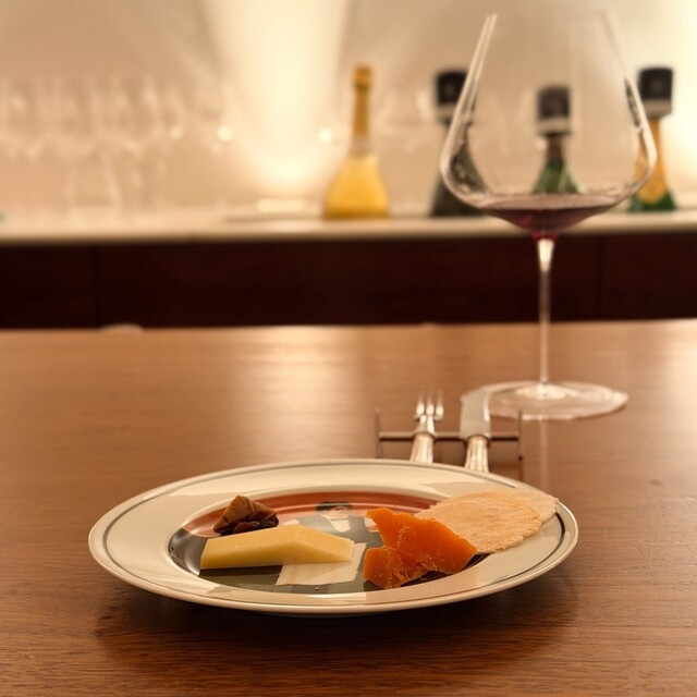 Cave de K: Champagne Bar with Famed Hot-cakes — 2