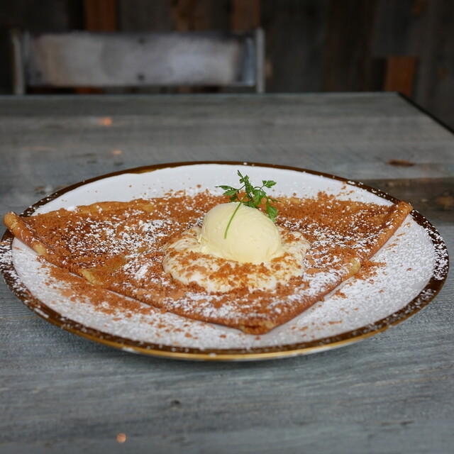 neuf creperie: authentische französische Galettes und Crêpes — 1