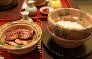 Okuniya Manbei: Aal vom Holzkohlegrill im Kansai-Stil — 1
