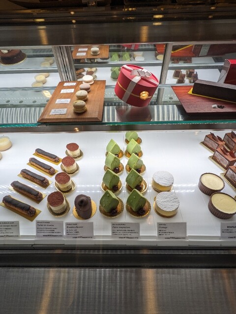 Patisserie Ravi,e relier: klassische französische Patisserie — 2