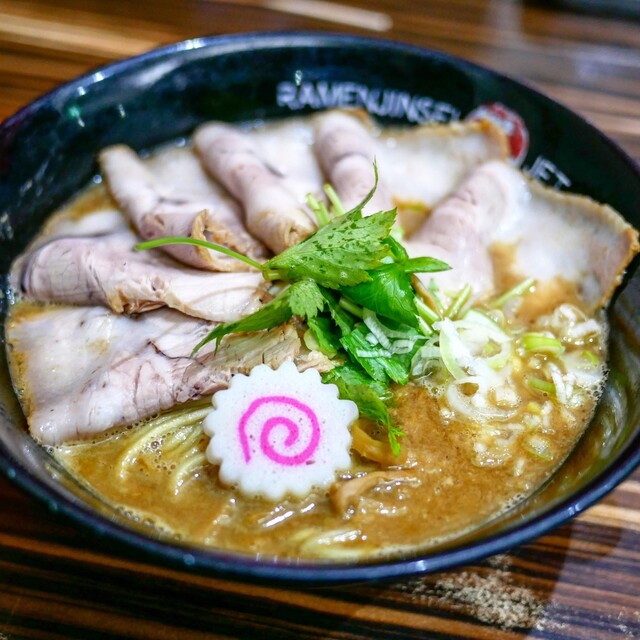 Ramen Jinsei JET: kräftiger Hühner-Eintopf-Ramen — 4