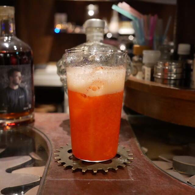 BAR JUNIPER: maßgeschneiderte Gin-Cocktails — 1