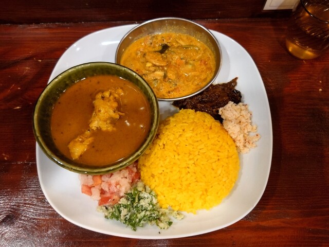 Curry Ya Dekkao: Sri Lankan-Style Curry Plates — 5