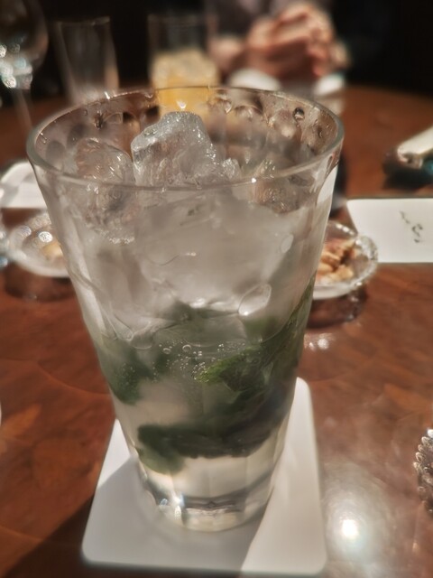 Tom&Jerry Bar: maßgeschneiderte Cocktails in Osaka — 1