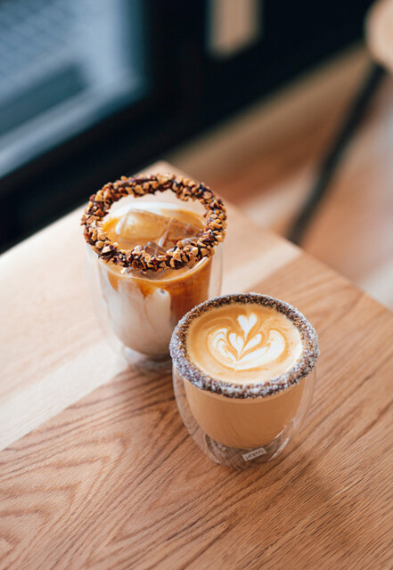 SOT COFFEE ROASTER: Spezialitätenkaffee und Käsekuchen — 1