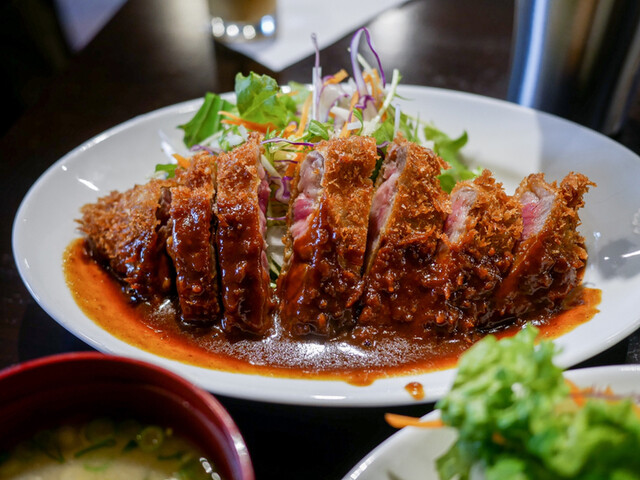 Yoshoku no Asahi: Legendäres Rinderkotelett in Kobe — 2