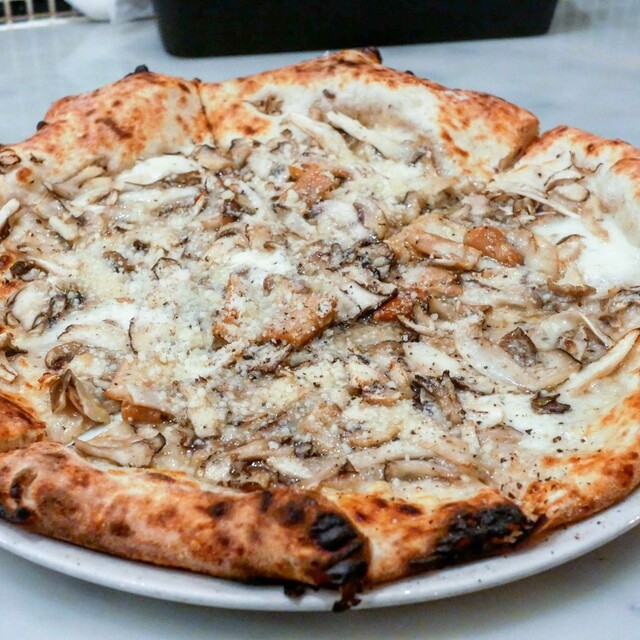 Pizzeria Azzurri: Authentic Neapolitan Pizza — 5