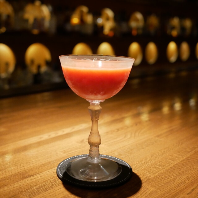 Laguna the Bar: Architektur-Bar mit Fruchtcocktails — 1