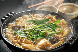 Botan Nabe Senmon Ten Botan Tei: Spezialist für Wildschwein-Hotpot — 1