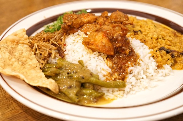 Karapincha: srilankisches Rice and Curry, nur mittags — 1