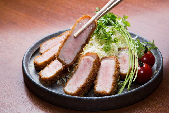 Kinton Koube ten: Tonkatsu aus zartrosa Schweinefleisch — 4