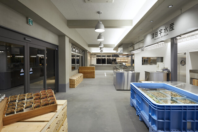 Tsuda U Suisan Restaurant: frische Austern mit Meerblick — 2