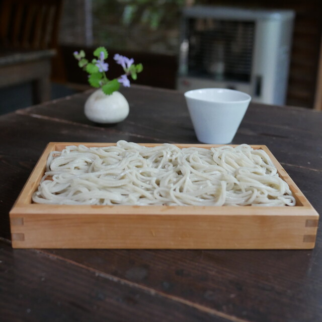 Ichin yoan: Soba und Gemüsegerichte in einem traditionellen Haus — 1