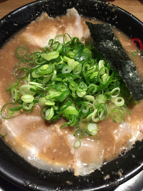 Gamushara Nara: Kräftiger, sämiger Tonkotsu-Ramen — 1