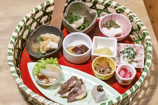 Awa Naramachi ten: Kaiseki mit Yamato-Gemüse — 1