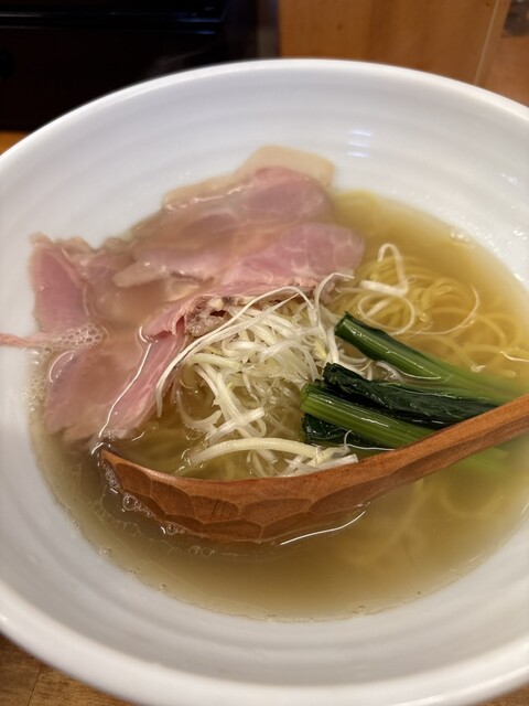 Menya Ittoku: Raffinierter Shio-Ramen — 1