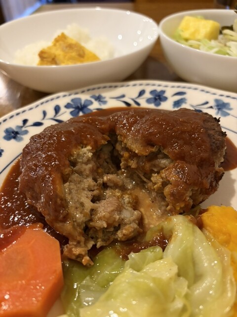 Yoshikawa Tei: klassische japanische Hamburger-Steaks — 2