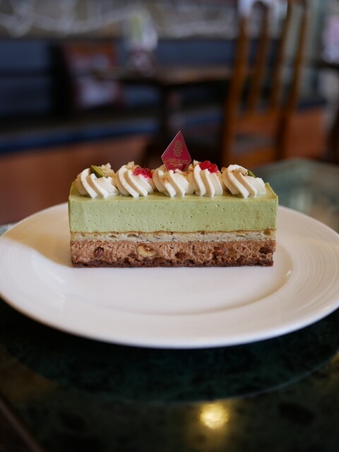 GATEAU DES BOIS LABORATOIRE Raboratowāru: Klassische französische Pâtisserie — 1